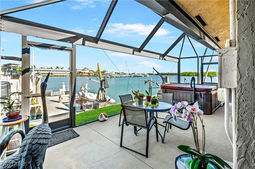 125 Pago Pago Drive E Naples FL 34113