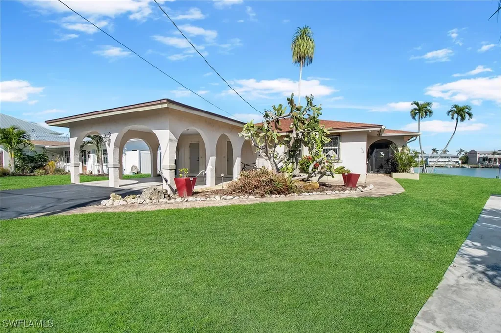 125 Pago Pago Drive E Naples FL 34113