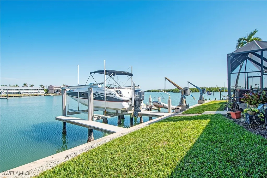 125 Pago Pago Drive E Naples FL 34113