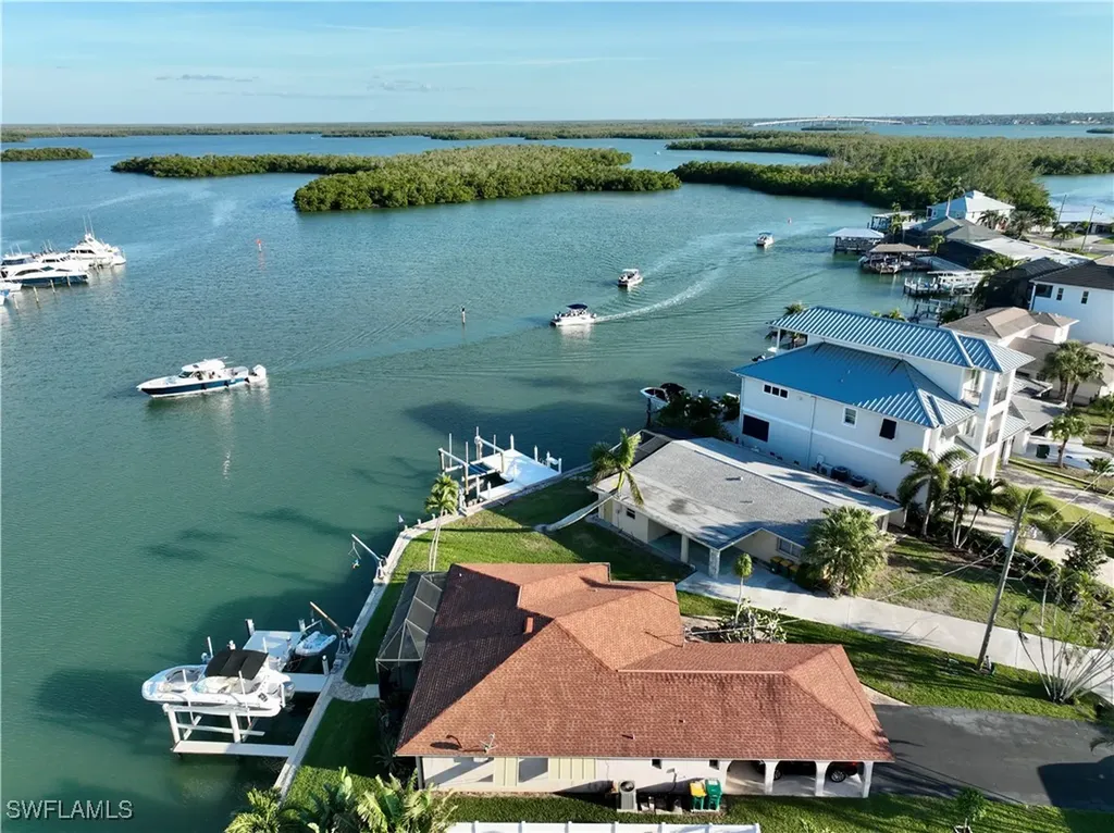125 Pago Pago Drive E Naples FL 34113
