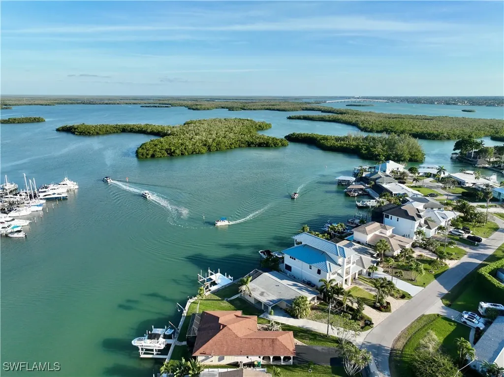 125 Pago Pago Drive E Naples FL 34113