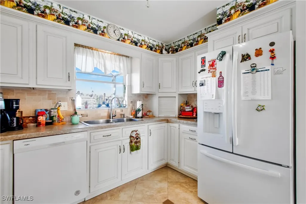 125 Pago Pago Drive E Naples FL 34113