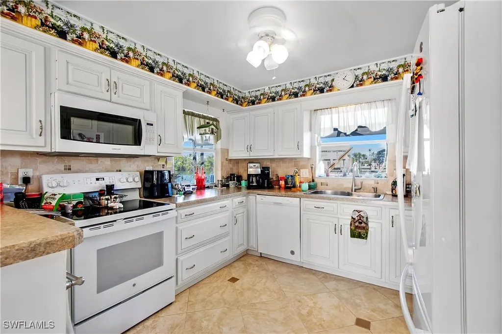 125 Pago Pago Drive E Naples FL 34113