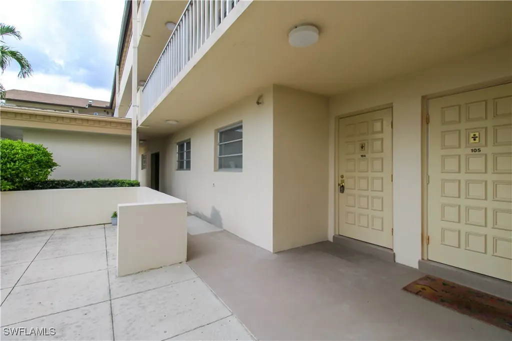 1020 Palm View Drive Naples FL 34110