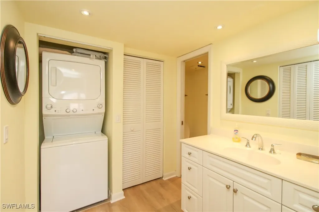 1020 Palm View Drive Naples FL 34110
