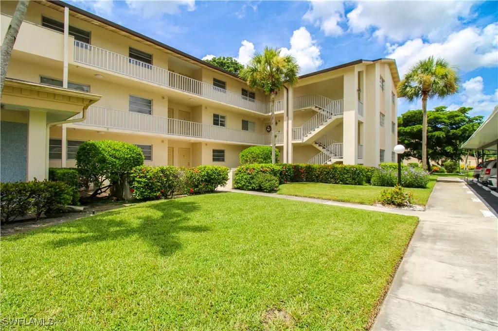 1020 Palm View Drive Naples FL 34110