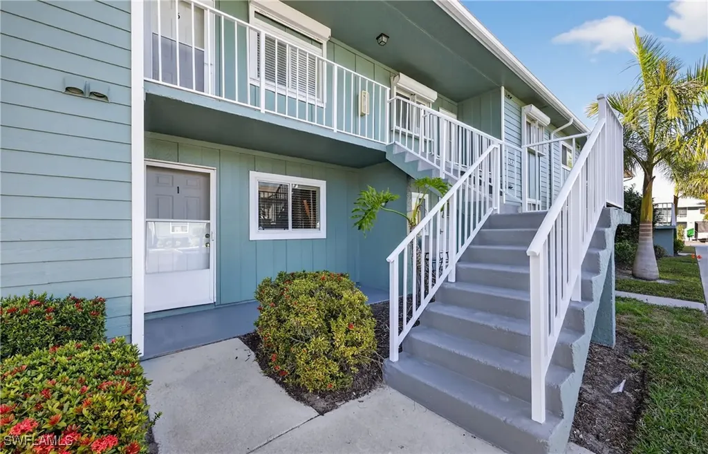 144 Cypress Way E Naples FL 34110