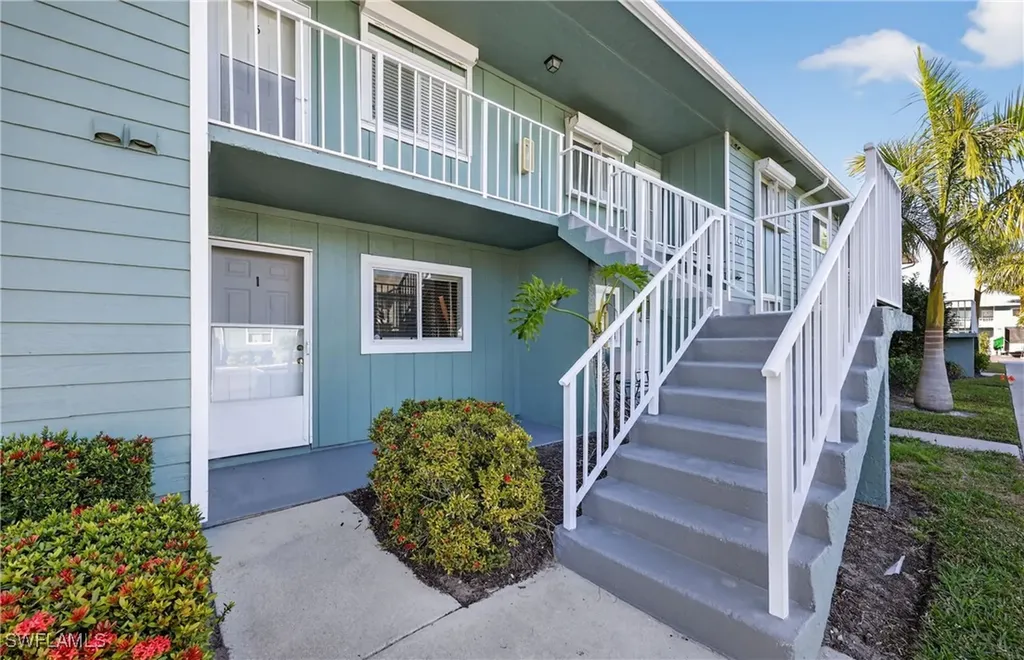 144 Cypress Way E Naples FL 34110