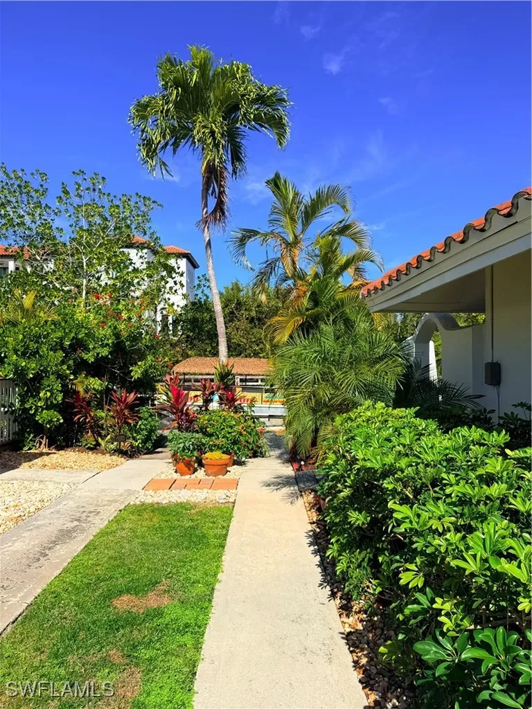 1575 Curlew Avenue W Naples FL 34102