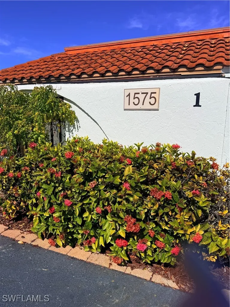 1575 Curlew Avenue W Naples FL 34102