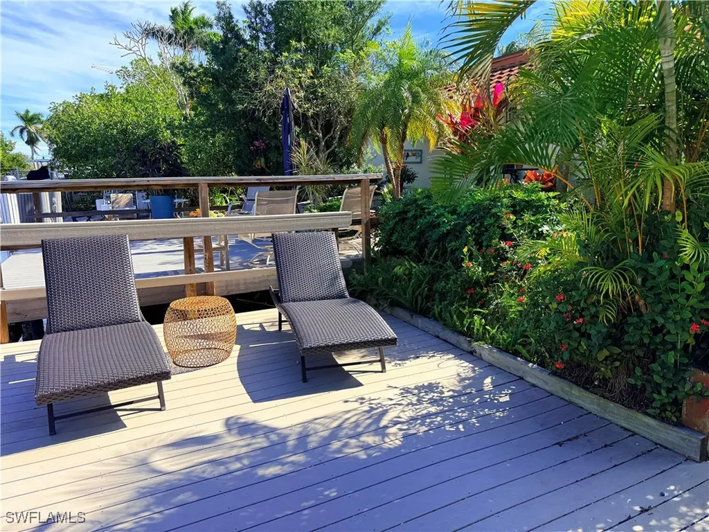 1575 Curlew Avenue W Naples FL 34102