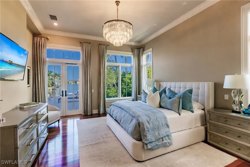 2450 Tarpon Road Naples FL 34102