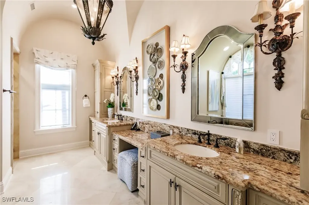 2450 Tarpon Road Naples FL 34102