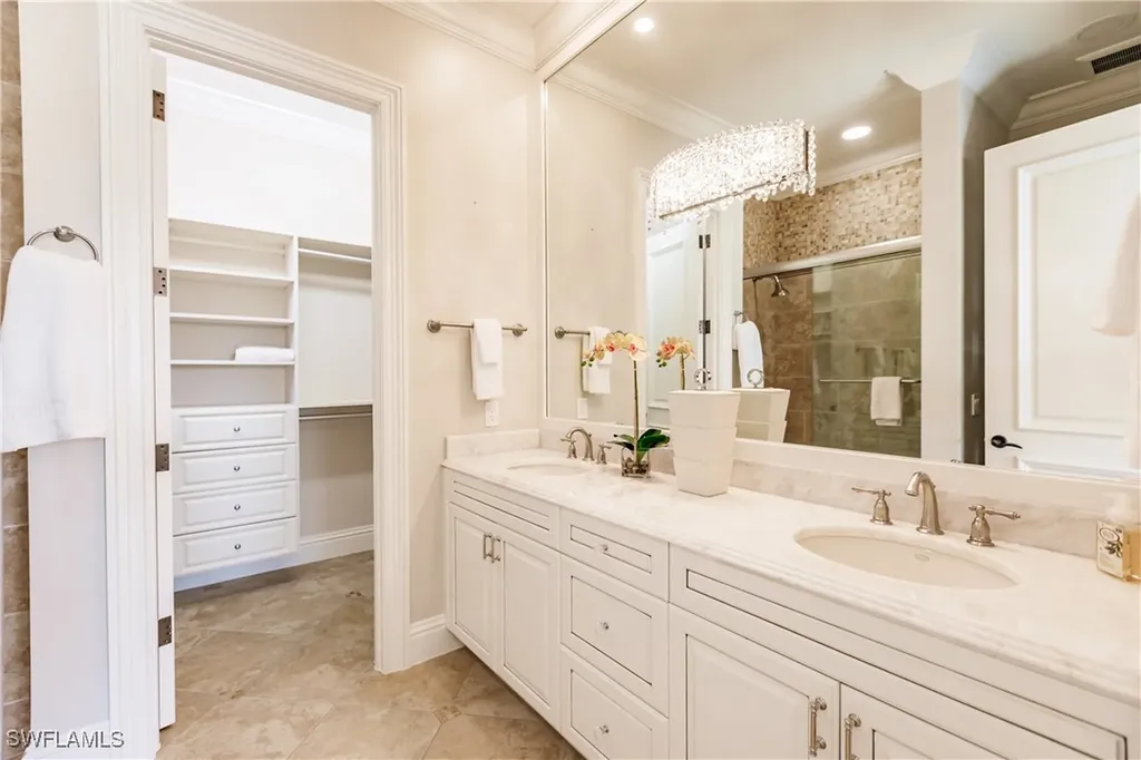 2450 Tarpon Road Naples FL 34102