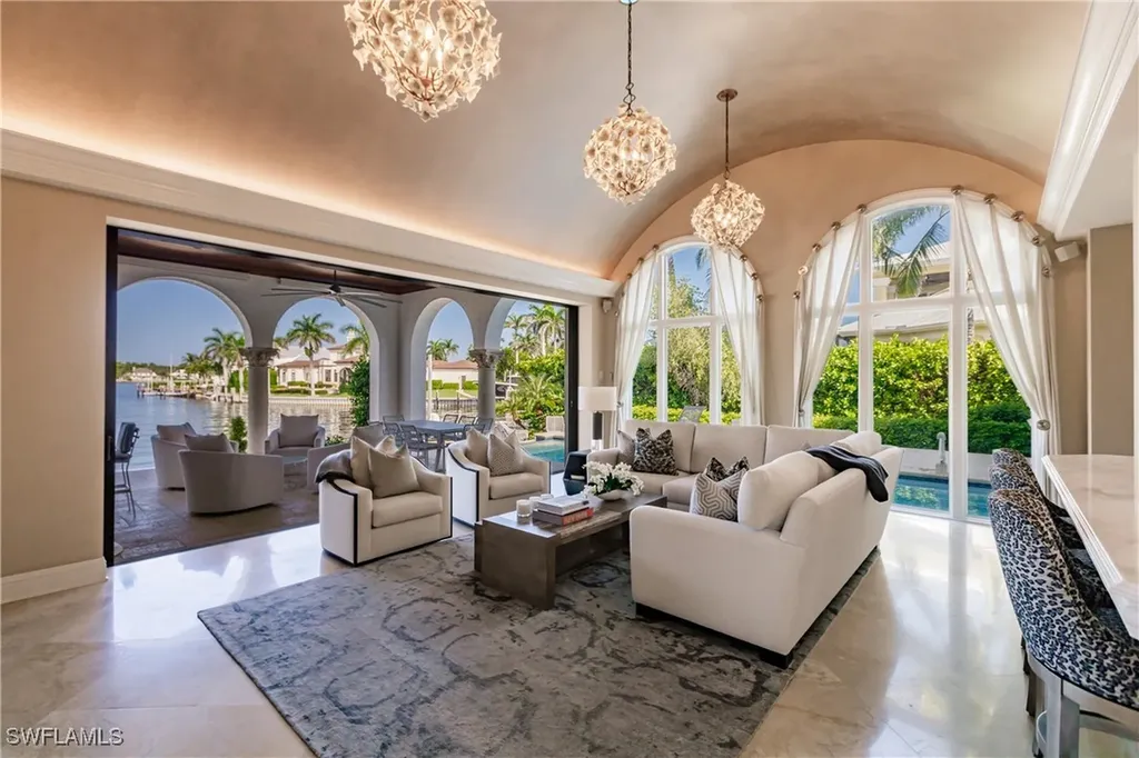 2450 Tarpon Road Naples FL 34102