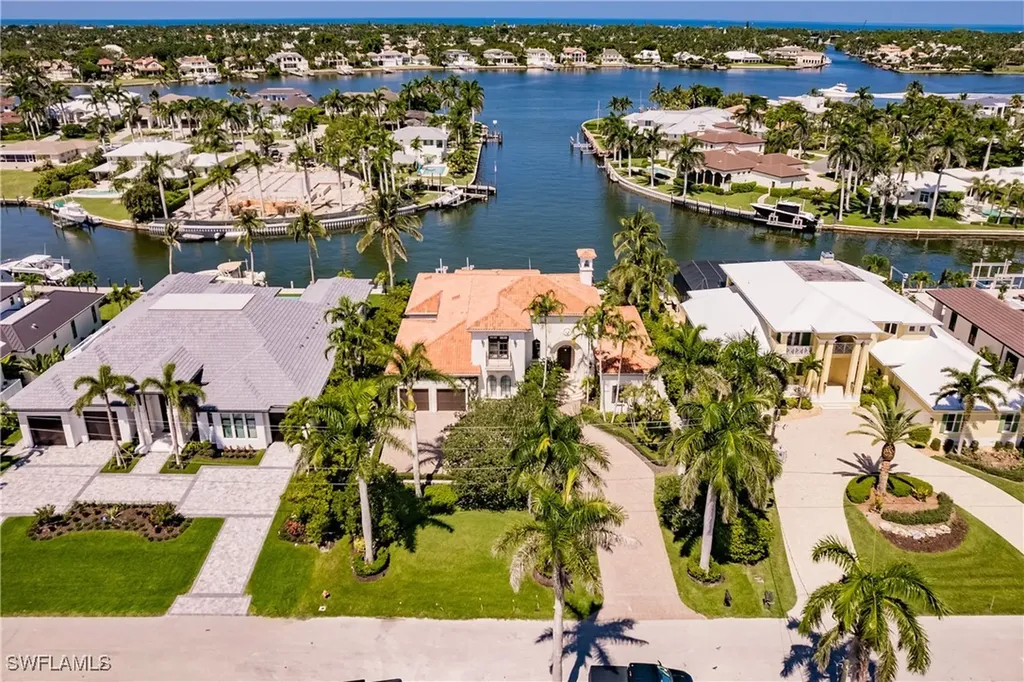 2450 Tarpon Road Naples FL 34102