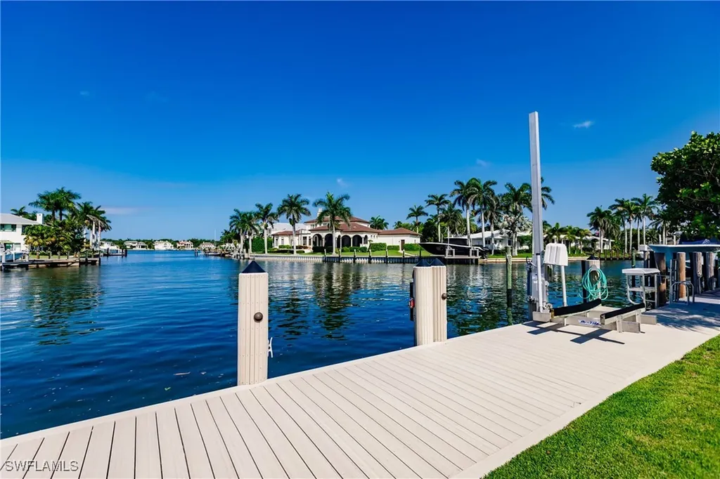 2450 Tarpon Road Naples FL 34102