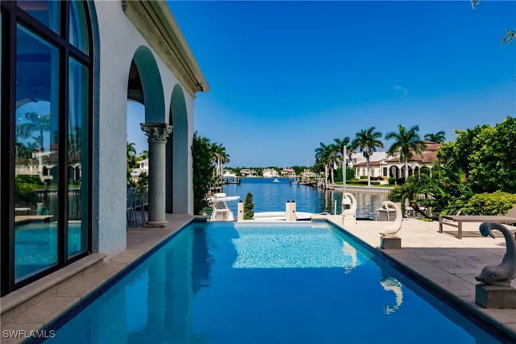 2450 Tarpon Road Naples FL 34102