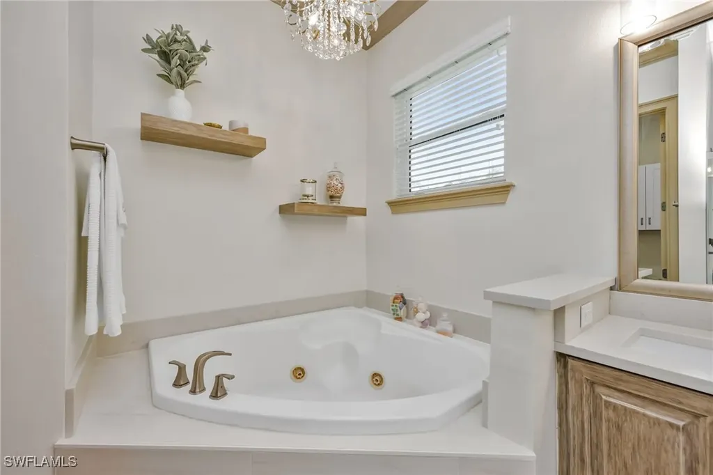4000 Stonesthrow Court Naples FL 34109