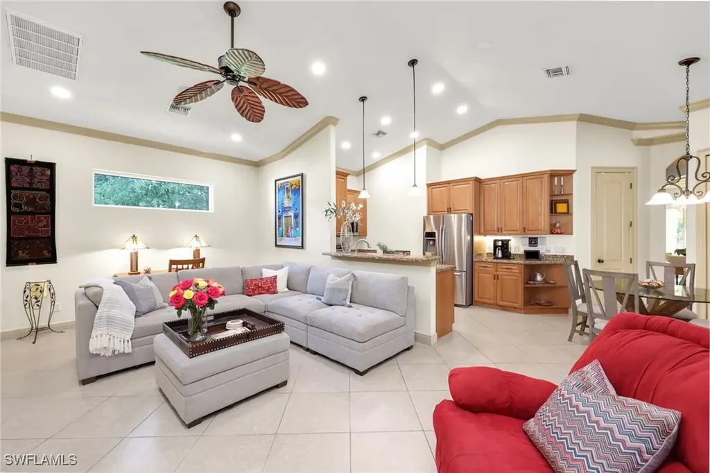 4000 Stonesthrow Court Naples FL 34109
