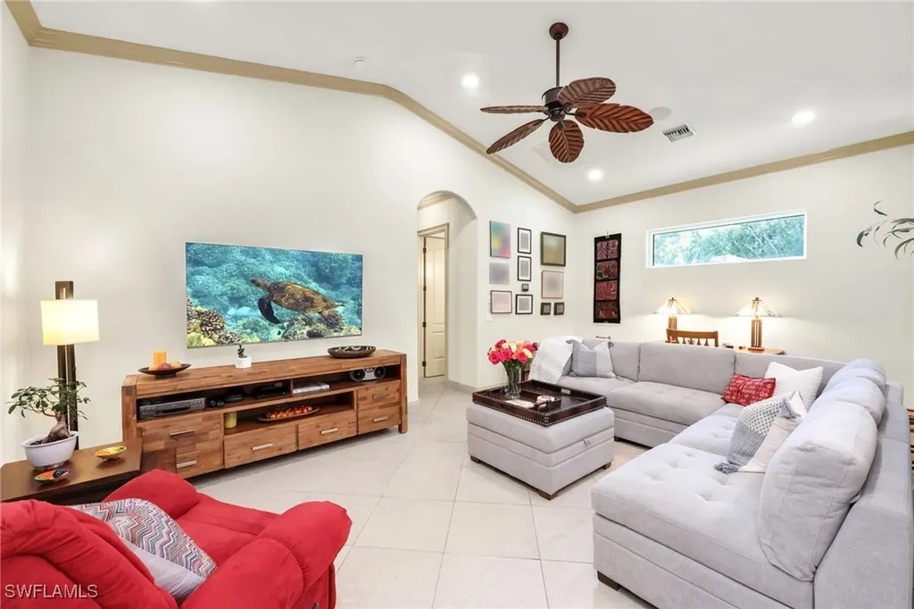 4000 Stonesthrow Court Naples FL 34109