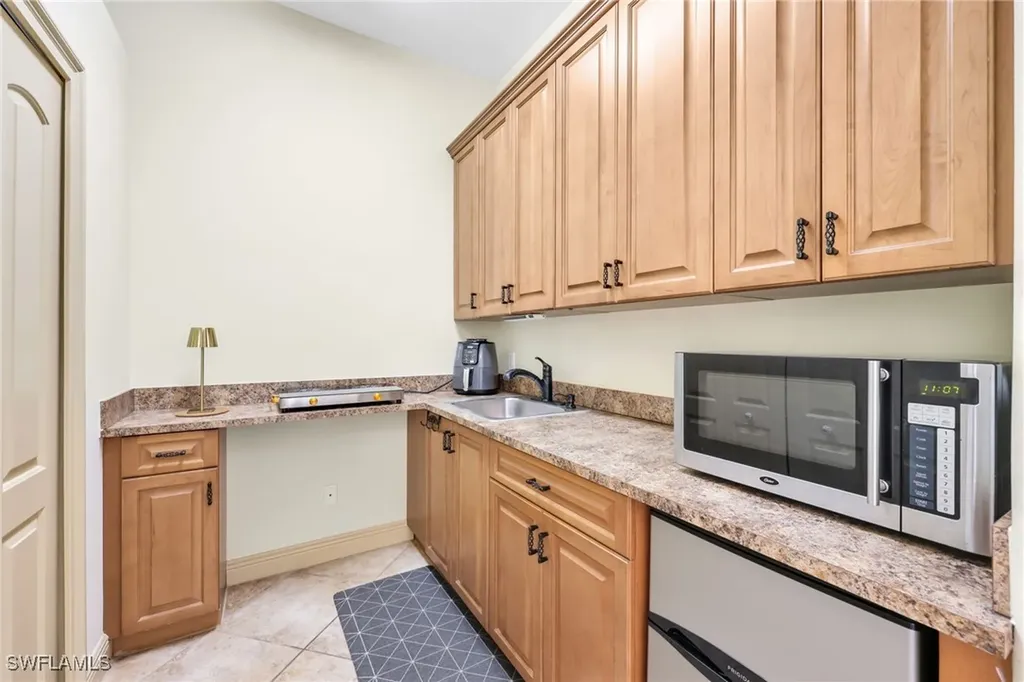 4000 Stonesthrow Court Naples FL 34109