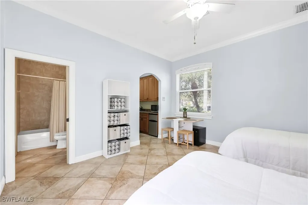 4000 Stonesthrow Court Naples FL 34109