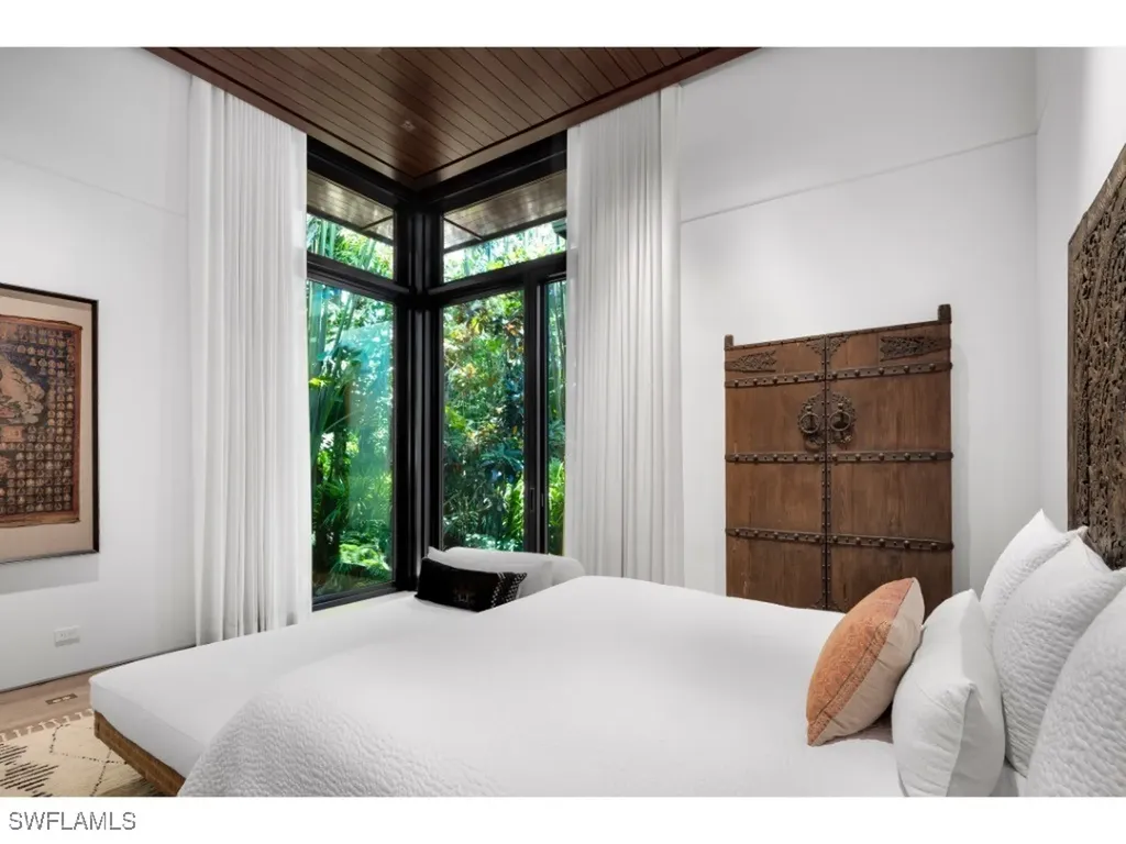 3065 Fort Charles Drive Naples FL 34102