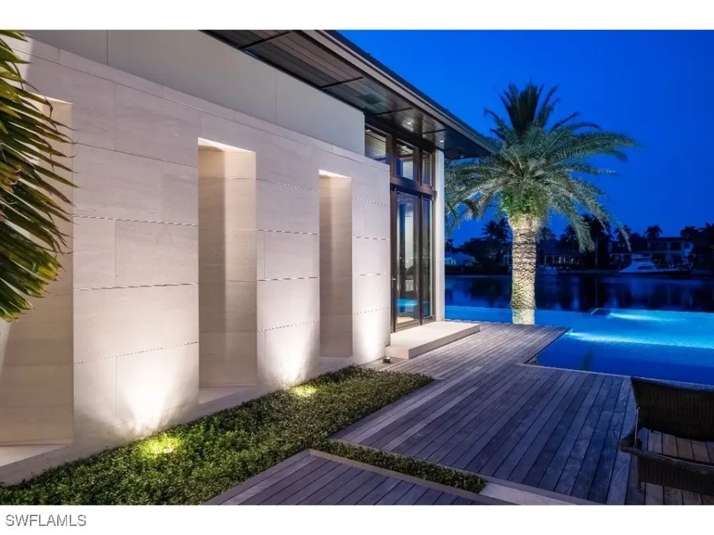 3065 Fort Charles Drive Naples FL 34102