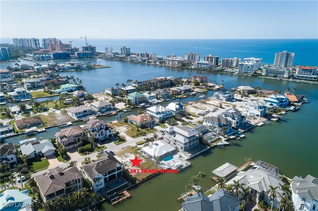 387 Trade Winds Avenue Naples FL 34108