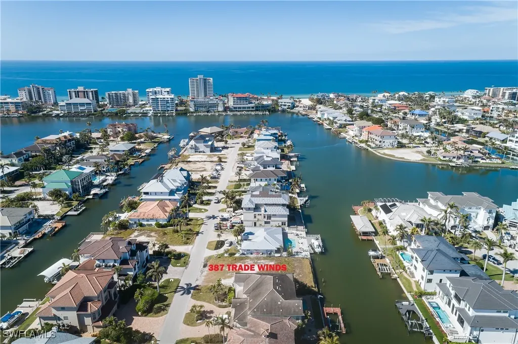 387 Trade Winds Avenue Naples FL 34108