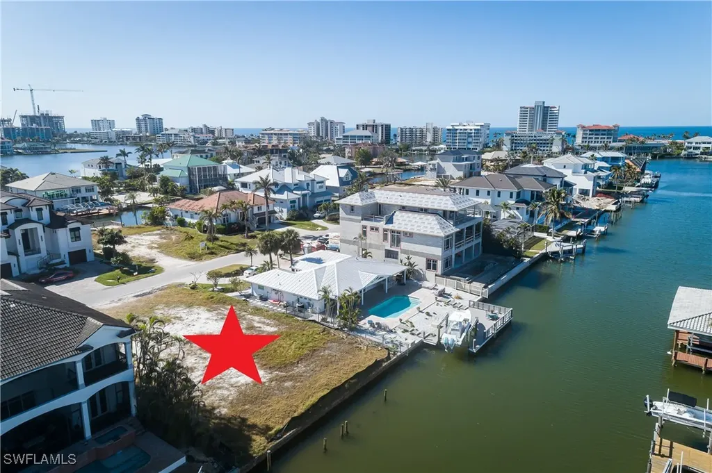 387 Trade Winds Avenue Naples FL 34108