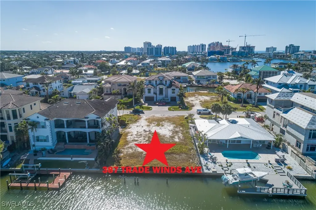 387 Trade Winds Avenue Naples FL 34108