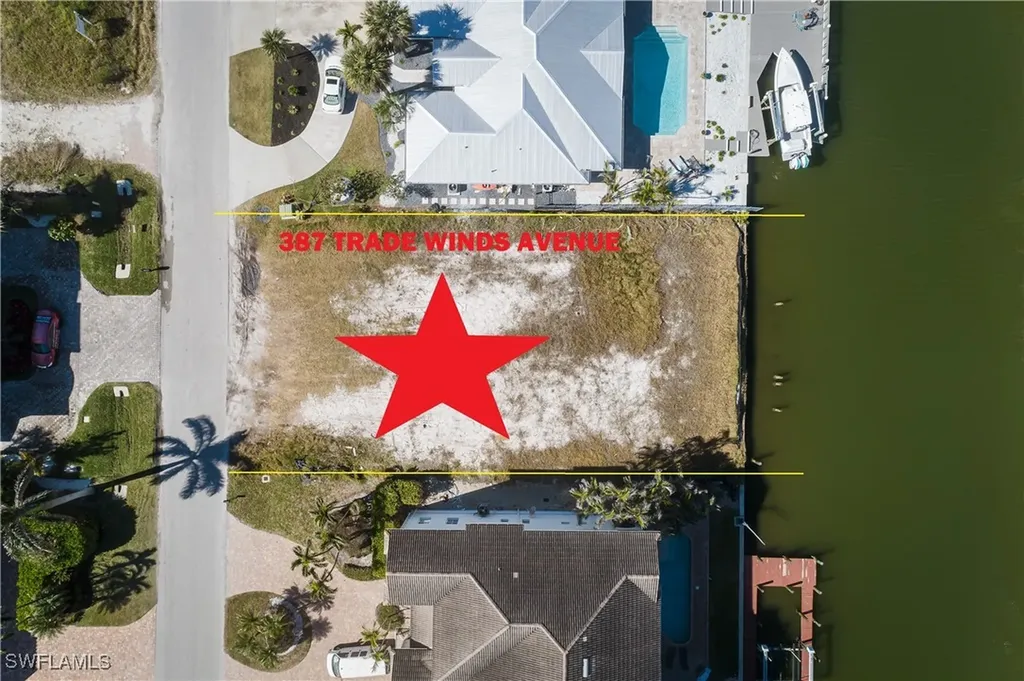 387 Trade Winds Avenue Naples FL 34108