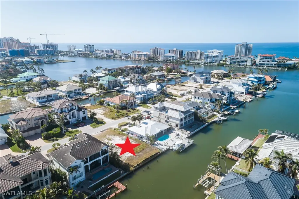 387 Trade Winds Avenue Naples FL 34108