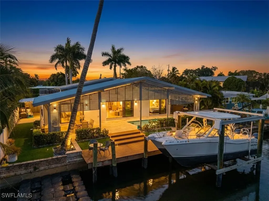 1820 Holiday Lane Naples FL 34104