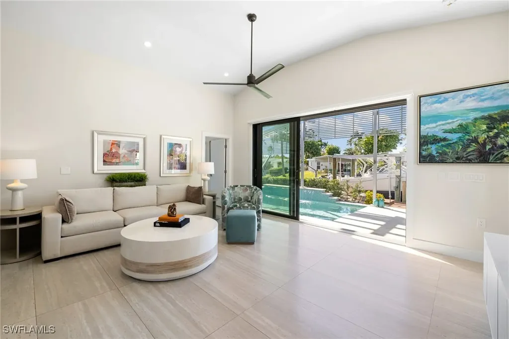 1820 Holiday Lane Naples FL 34104