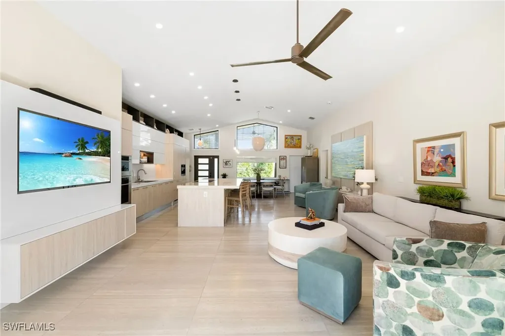 1820 Holiday Lane Naples FL 34104