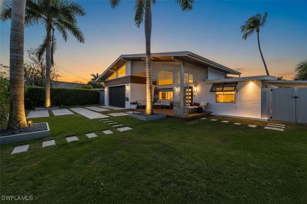 1820 Holiday Lane Naples FL 34104