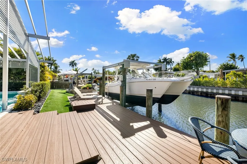 1820 Holiday Lane Naples FL 34104