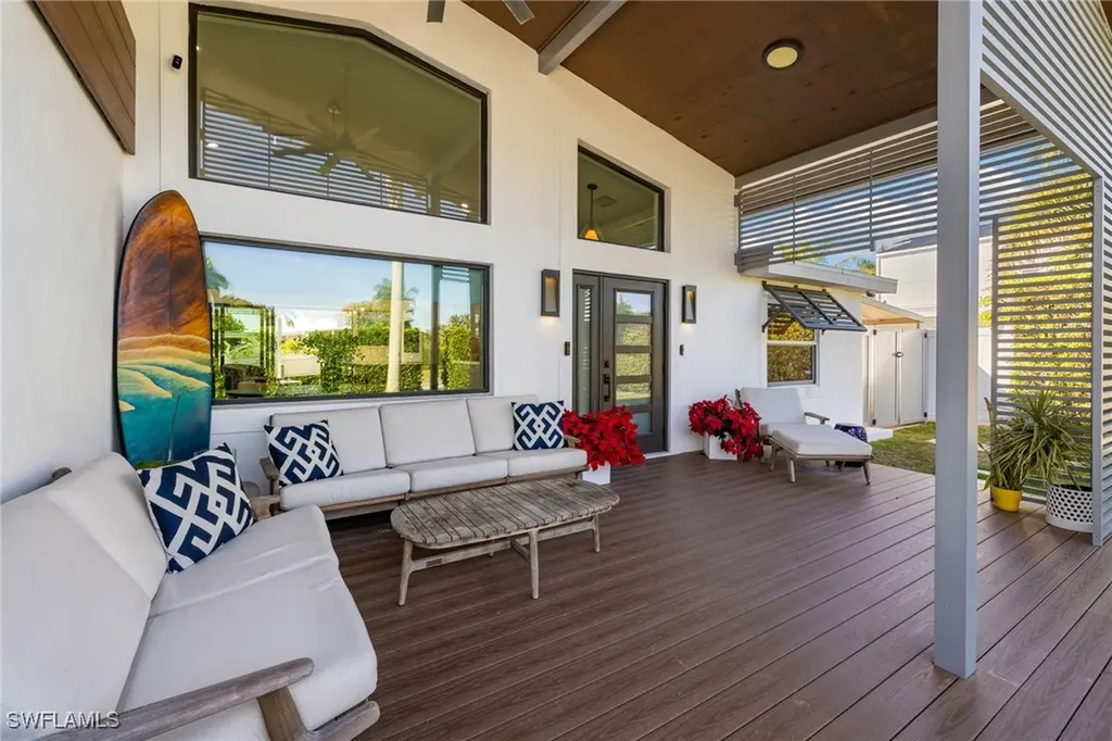 1820 Holiday Lane Naples FL 34104