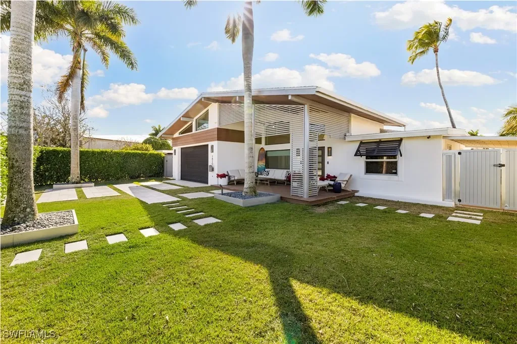 1820 Holiday Lane Naples FL 34104
