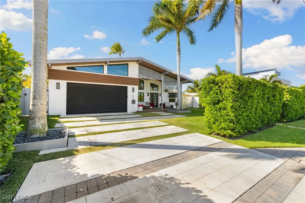 1820 Holiday Lane Naples FL 34104