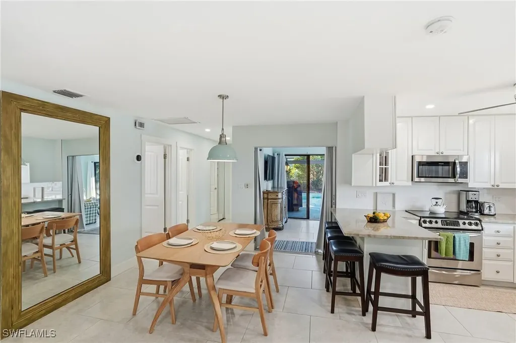 560 109th Avenue N Naples FL 34108