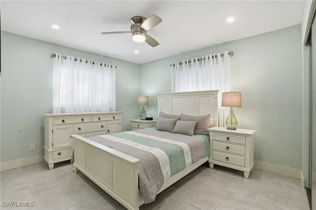 560 109th Avenue N Naples FL 34108