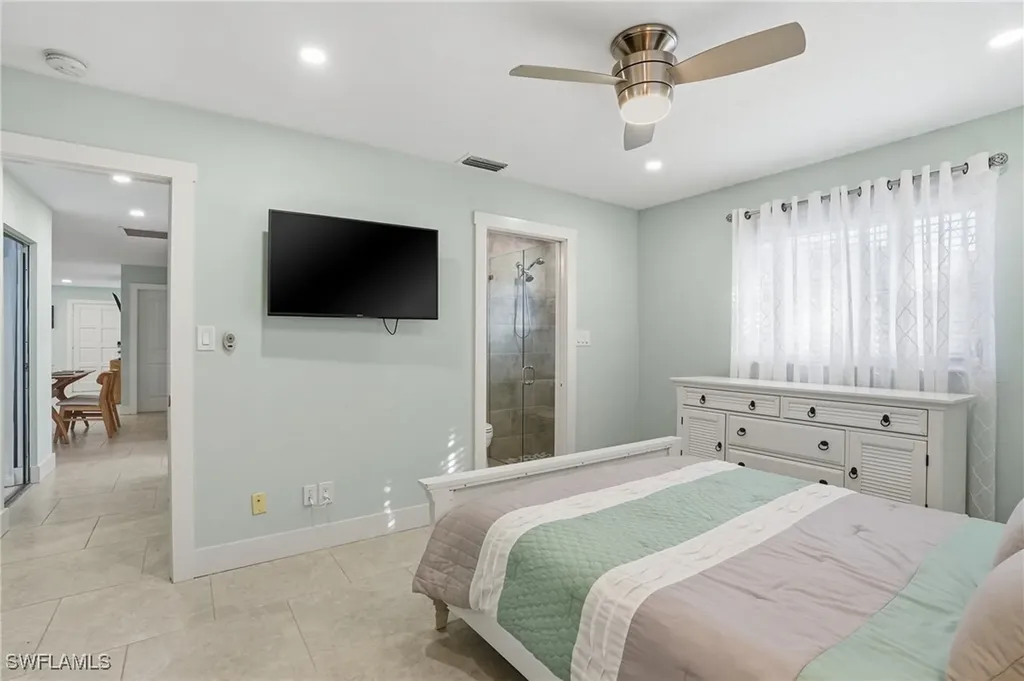 560 109th Avenue N Naples FL 34108