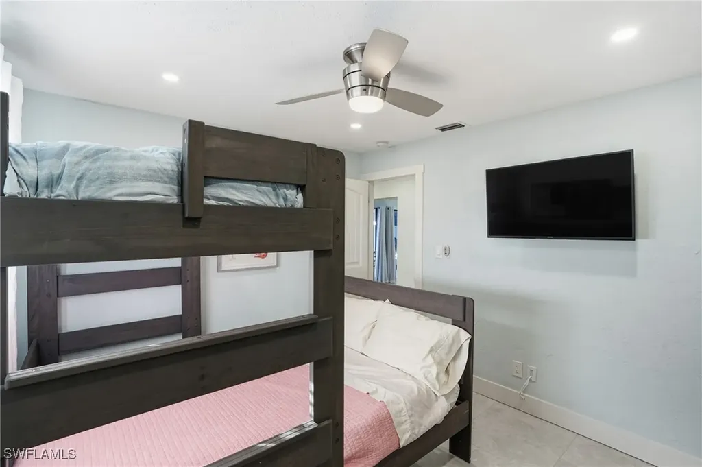 560 109th Avenue N Naples FL 34108