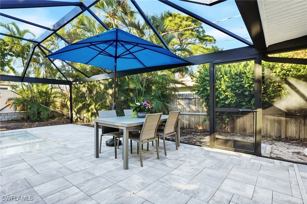 560 109th Avenue N Naples FL 34108