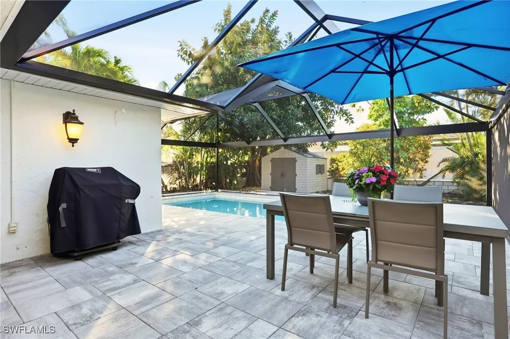 560 109th Avenue N Naples FL 34108