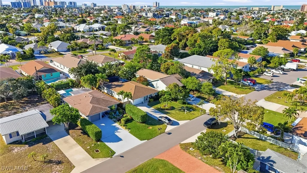 560 109th Avenue N Naples FL 34108